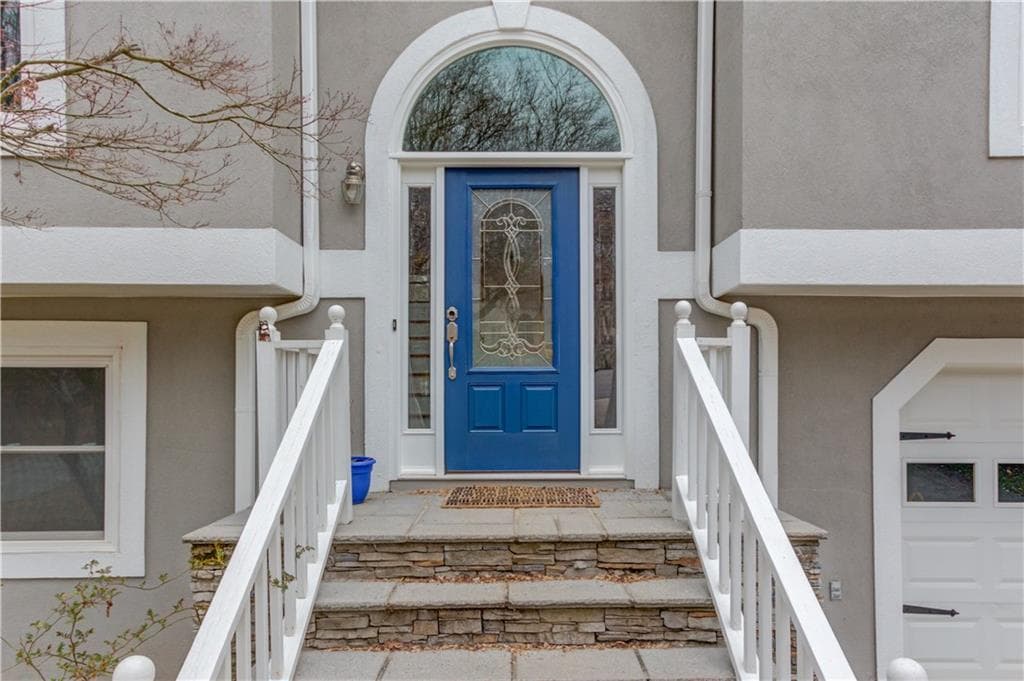 4 bedroom, 3 bathroom, 2,226 sq ft single family residence under contract at 885 Long Branch Circle, Sugar Hill, GA 30518 — photo 4