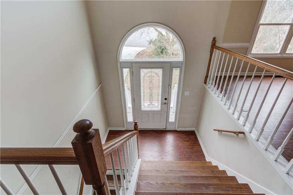 4 bedroom, 3 bathroom, 2,226 sq ft single family residence under contract at 885 Long Branch Circle, Sugar Hill, GA 30518 — photo 6
