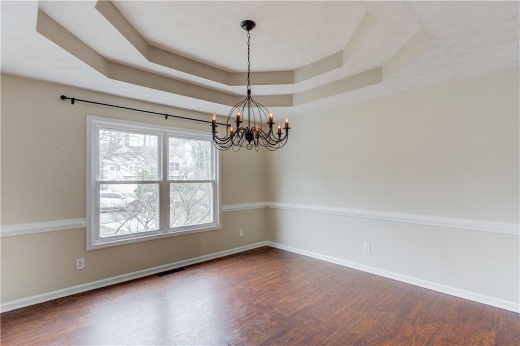 4 bedroom, 3 bathroom, 2,226 sq ft single family residence under contract at 885 Long Branch Circle, Sugar Hill, GA 30518 — photo 7