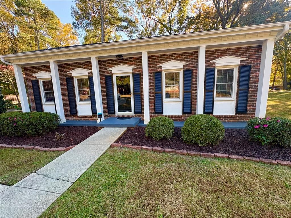 3 bedroom, 1 bathroom, 1,014 sq ft single family residence sold at 2805 Homeland Drive, Atlanta, GA 30360