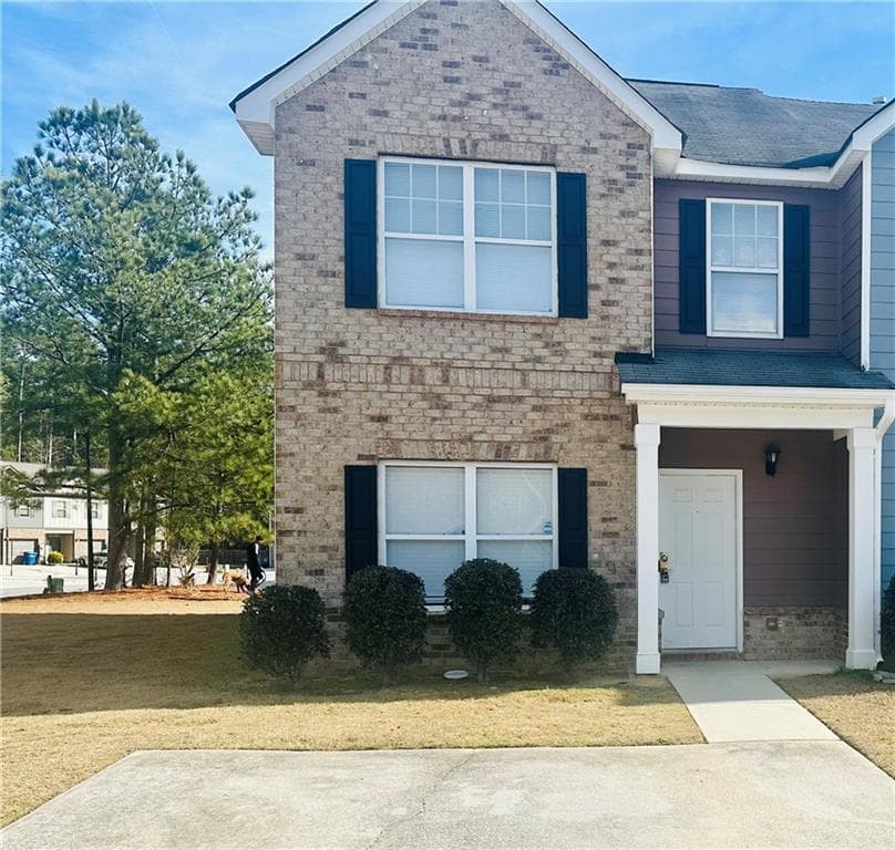 3 bedroom, 3 bathroom, 1,622 sq ft townhouse for rent at 6078 Oak Bend Court, Riverdale, GA 30296 for $1,700 a month — photo 1 of 19