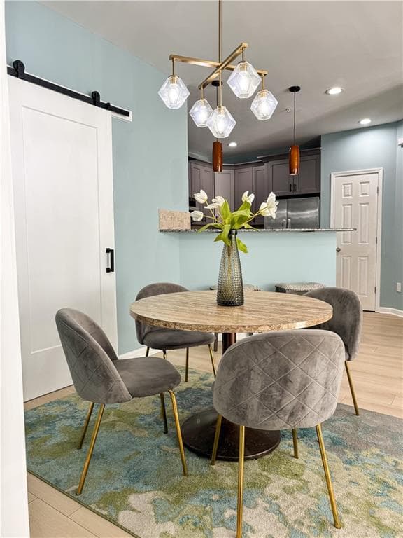 2 bedroom, 2 bathroom, 1,194 sq ft condominium under contract at 8001 Woodland Lane, Alpharetta, GA 30009 — photo 2