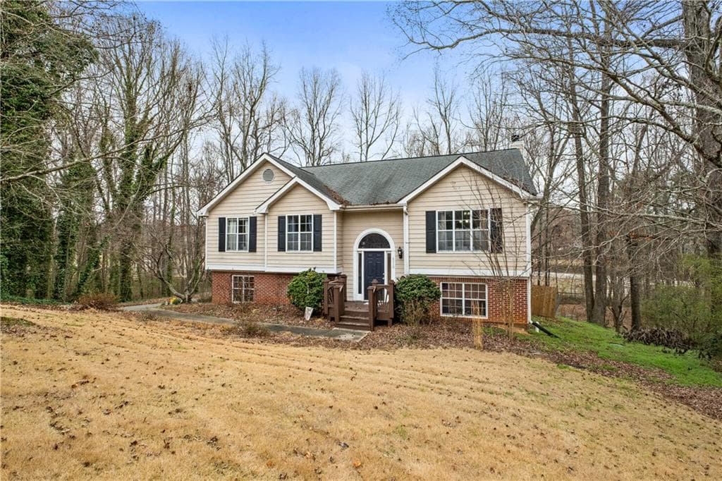 4 bedroom, 3 bathroom, 2,327 sq ft single family residence for sale at 4710 Wheeler Creek Drive, Hoschton, GA 30548 — photo 3