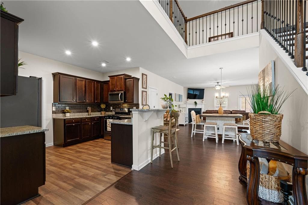 4 bedroom, 3 bathroom, 3,206 sq ft single family residence for sale at 1053 Shadow Glen Drive, Fairburn, GA 30213 — photo 7