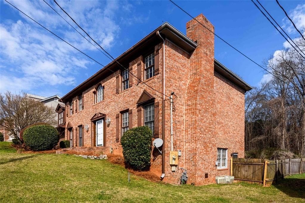 4 bedroom, 3 bathroom, 2,805 sq ft single family residence for sale at 6420 Phillips Place, Lithonia, GA 30058 — photo 3