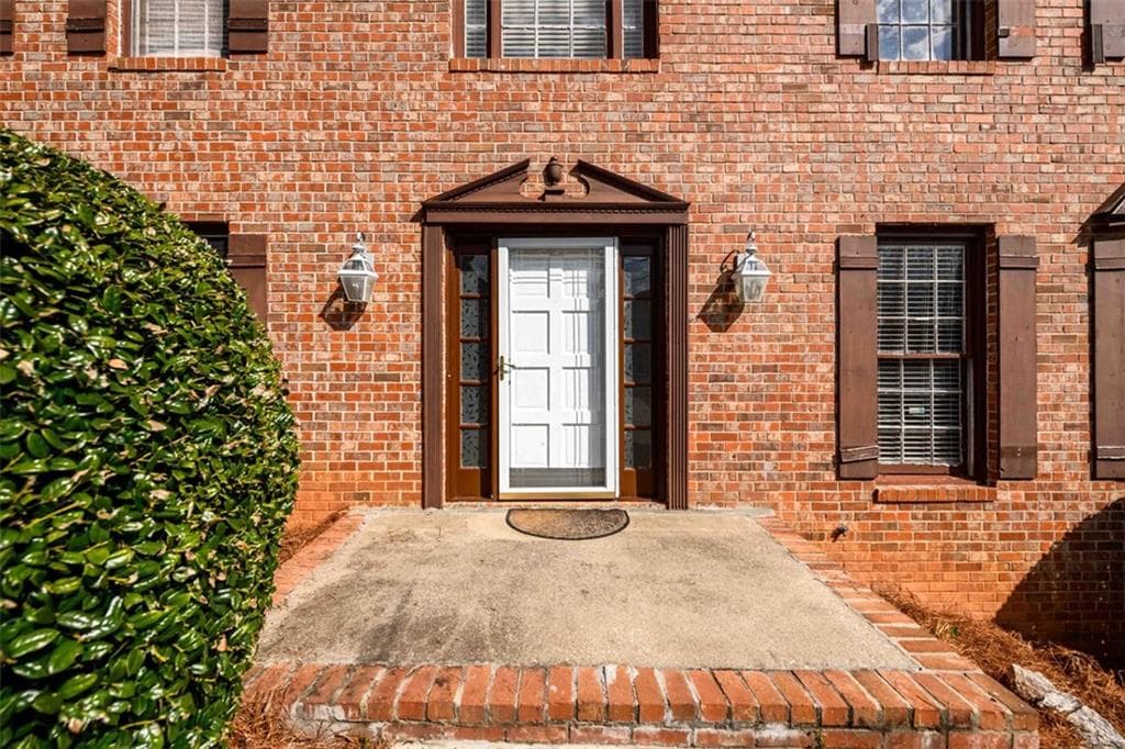 4 bedroom, 3 bathroom, 2,805 sq ft single family residence for sale at 6420 Phillips Place, Lithonia, GA 30058 — photo 4