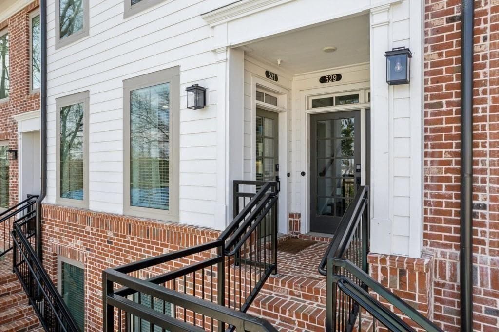 531 Burton Drive, Alpharetta, GA 30009 — most recent listing photo