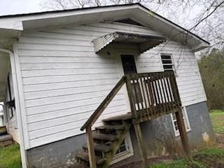 4 bedroom, 2 bathroom, 1,750 sq ft single family residence for sale at 309 Crest Drive, Calhoun, GA 30701 — photo 6