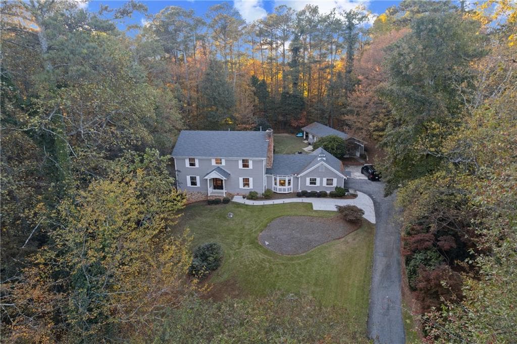 5 bedroom, 4 bathroom, 4,807 sq ft single family residence for rent at 1532 Huntingdon Trail, Atlanta, GA 30350 for $6,000 a month — photo 2