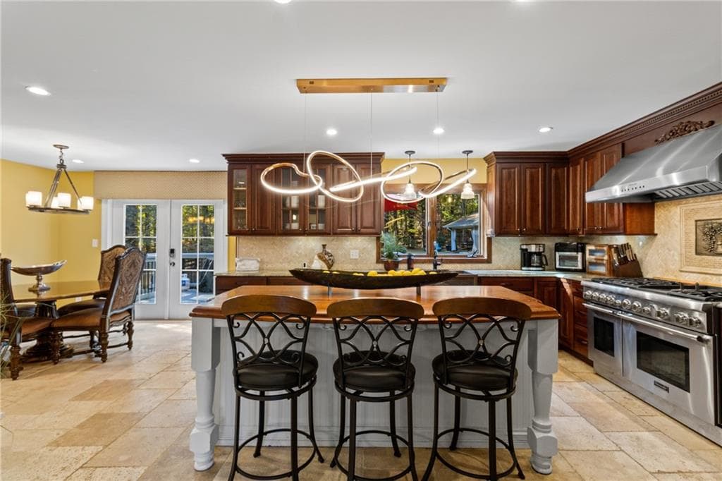 5 bedroom, 4 bathroom, 4,807 sq ft single family residence for rent at 1532 Huntingdon Trail, Atlanta, GA 30350 for $6,000 a month — photo 10