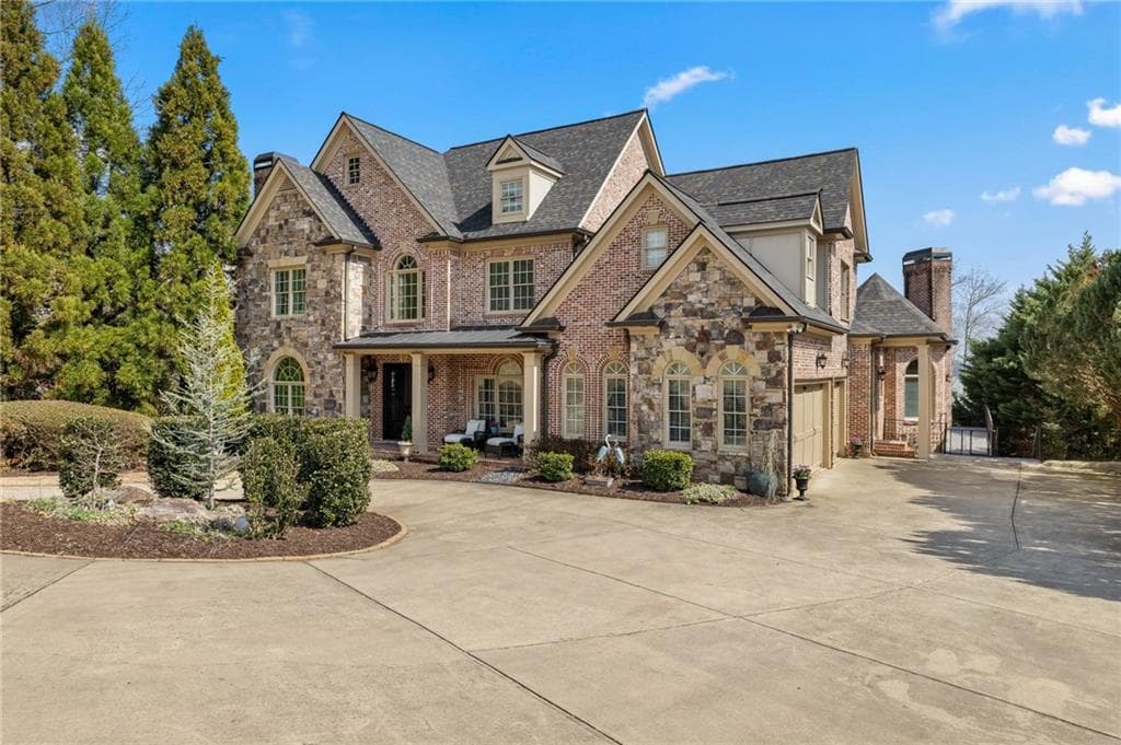 5 bedroom, 5 bathroom, 7,962 sq ft single family residence under contract at 9020 Old Terry Ford Road, Gainesville, GA 30506 — photo 4