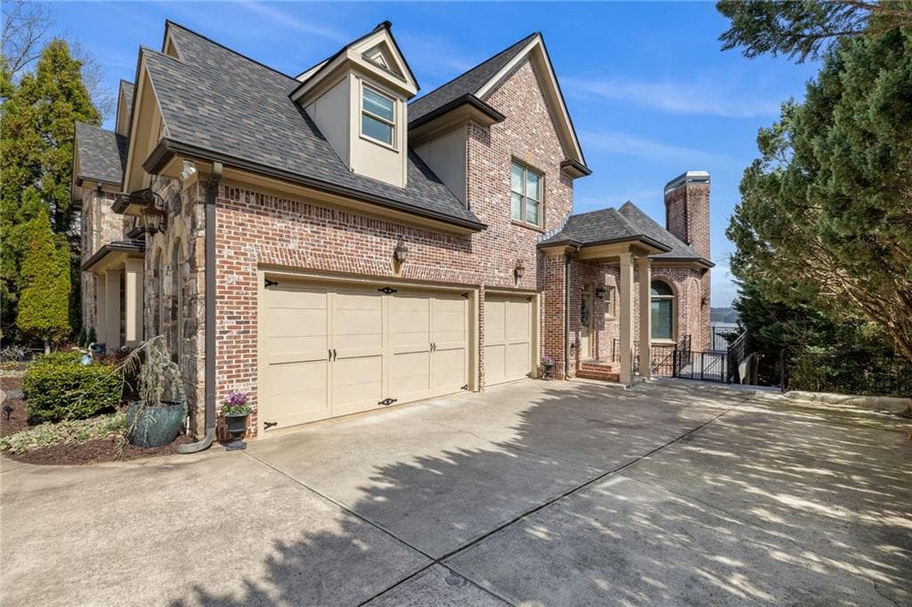 5 bedroom, 5 bathroom, 7,962 sq ft single family residence under contract at 9020 Old Terry Ford Road, Gainesville, GA 30506 — photo 5
