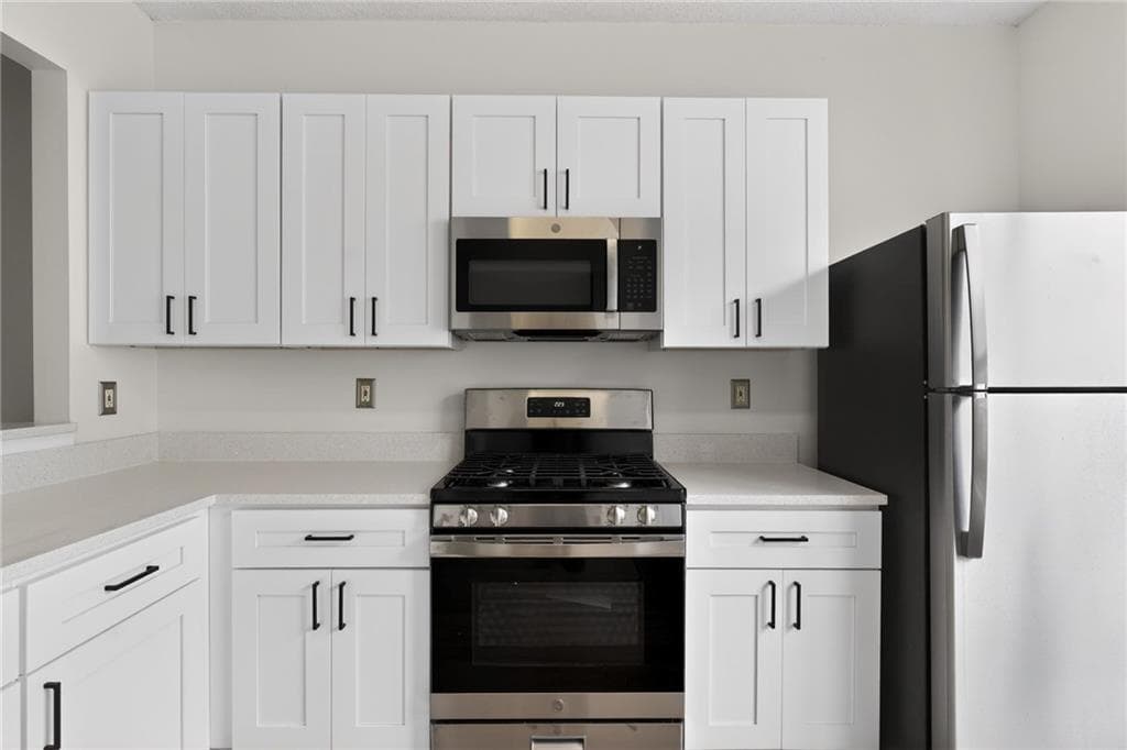 3 bedroom, 3 bathroom, 1,428 sq ft townhouse under contract at 4166 Howell Park Road, Duluth, GA 30096 — photo 8