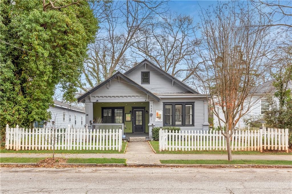 5 bedroom, 3 bathroom, 2,530 sq ft single family residence sold at 548 Holderness Street, Atlanta, GA 30310