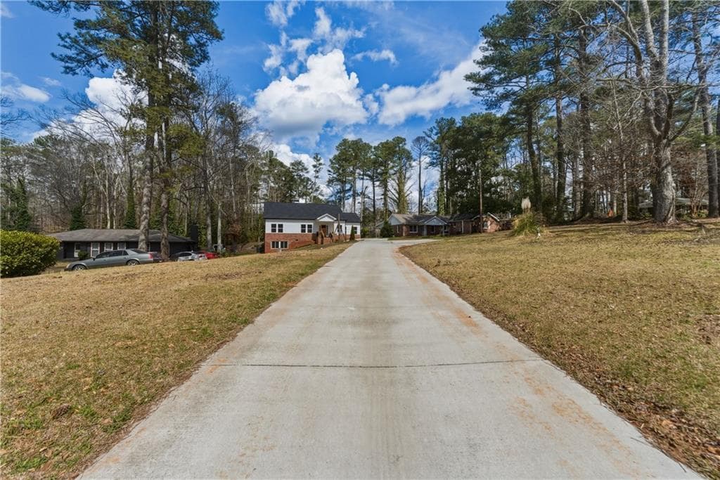 4 bedroom, 4 bathroom, 4,785 sq ft single family residence under contract at 2515 Hogan Road, East Point, GA 30344 — photo 3