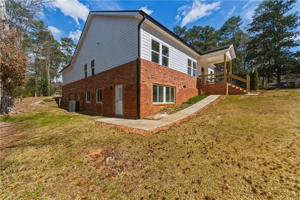 4 bedroom, 4 bathroom, 4,785 sq ft single family residence under contract at 2515 Hogan Road, East Point, GA 30344 — photo 4