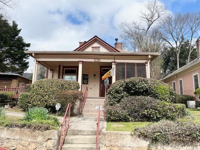 3 bedroom, 2 bathroom, 1,400 sq ft single family residence sold at 1129 Oglethorpe Avenue, Atlanta, GA 30310