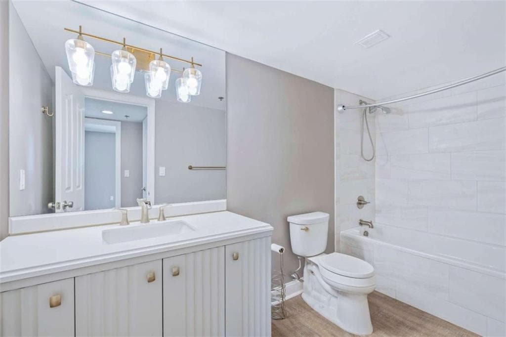 2 bedroom, 2 bathroom, 1,260 sq ft condominium under contract at 2870 Pharr Court South 2401, Atlanta, GA 30305 — photo 9