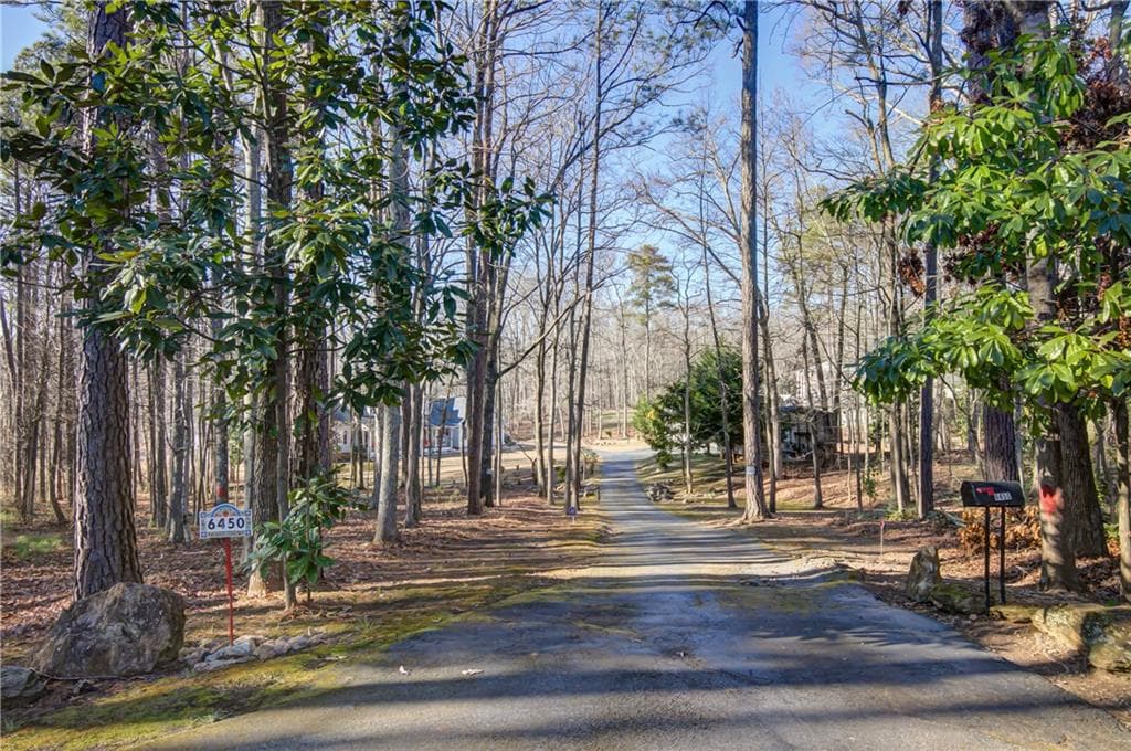 5 bedroom, 4 bathroom, 3,898 sq ft single family residence for sale at 6450 Lake Sara Glen Drive, Douglasville, GA 30135 — photo 2
