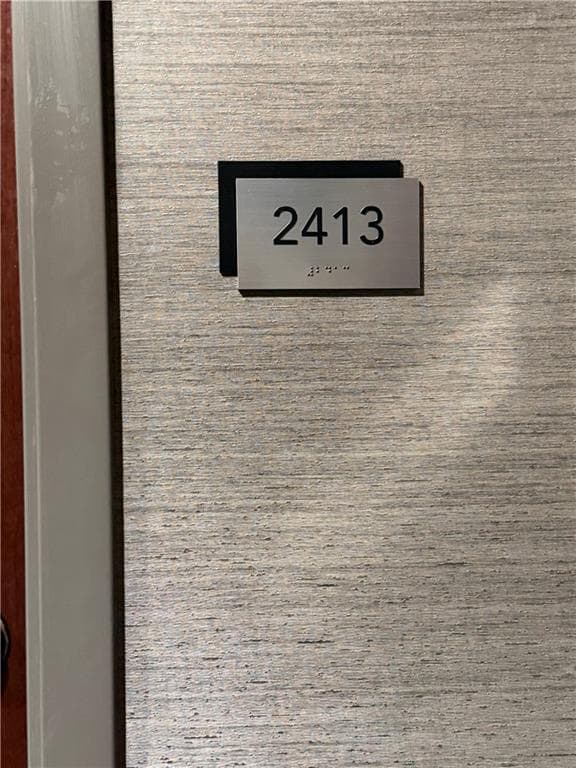 2 bedroom, 2 bathroom, 1,127 sq ft condominium for sale at 400 W Peachtree Street 2413, Atlanta, GA 30308 — photo 4