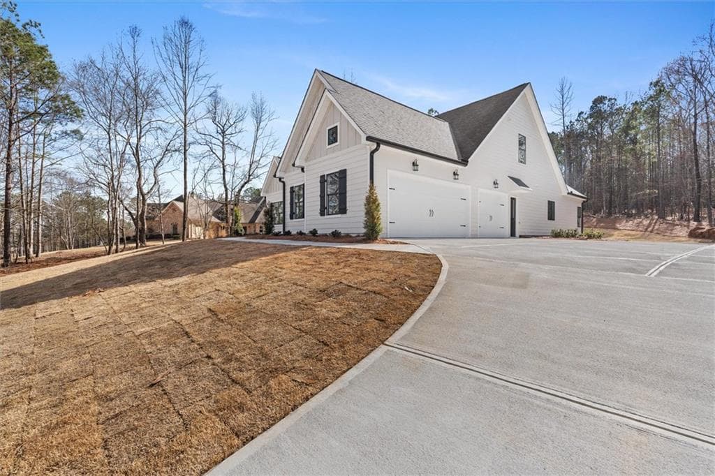 5 bedroom, 4 bathroom, 2,762 sq ft single family residence for sale at 177 West Lake Boulevard, Carrollton, GA 30116 — photo 5