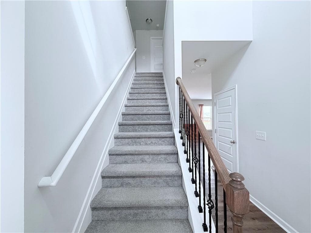4 bedroom, 3 bathroom single family residence for rent at 409 Mcginnis Circle, Calhoun, GA 30701 for $2,000 a month — photo 10