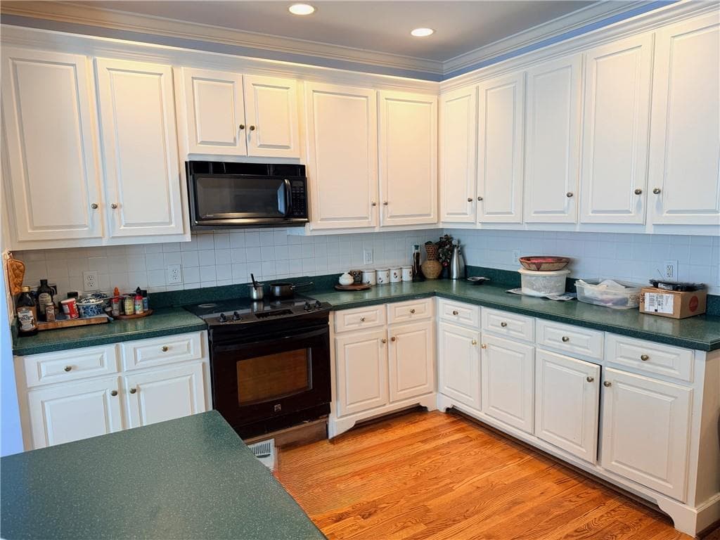 6 bedroom, 5 bathroom, 5,530 sq ft single family residence for sale at 2100 Skyland Cove Lane, Snellville, GA 30078 — photo 8