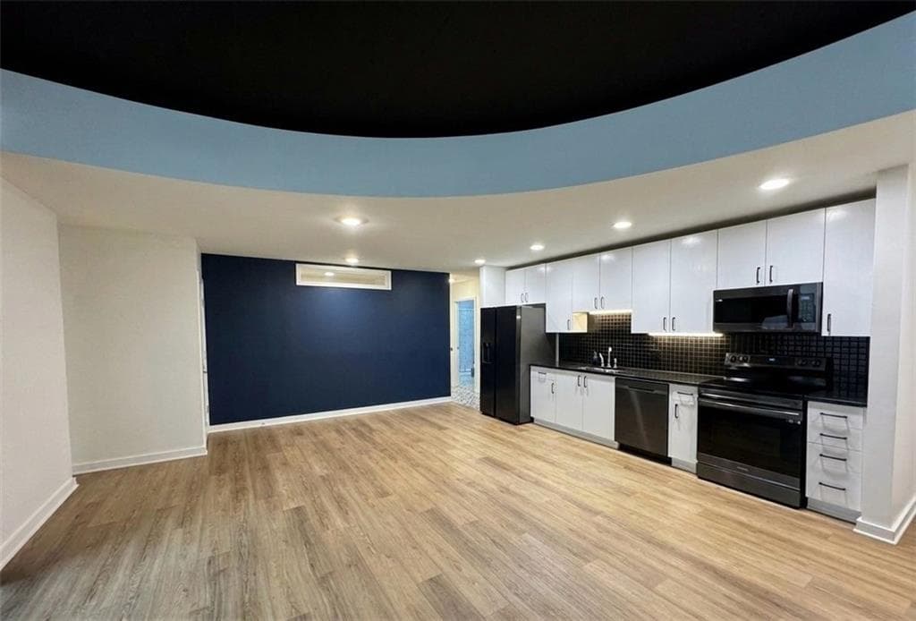 1 bedroom, 1 bathroom, 827 sq ft condominium for sale at 250 Pharr Road 601, Atlanta, GA 30305 — photo 8