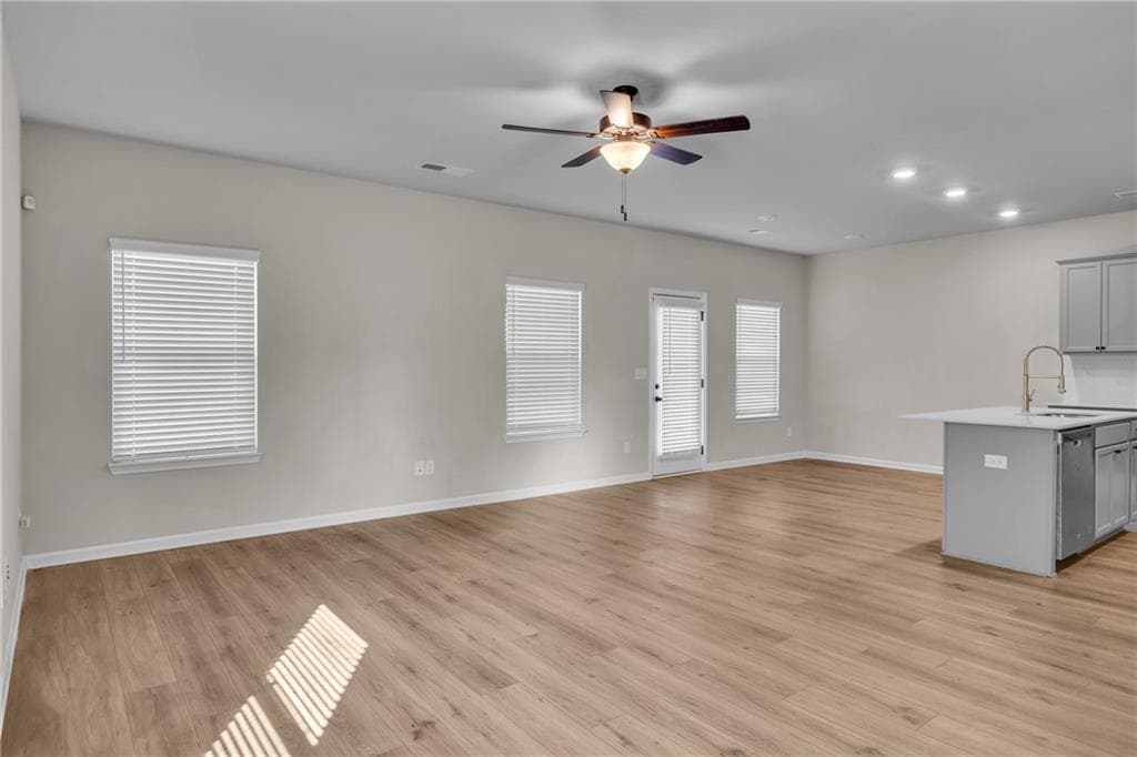 4 bedroom, 3 bathroom, 2,184 sq ft single family residence for sale at 11608 Winston Drive, Hampton, GA 30228 — photo 3