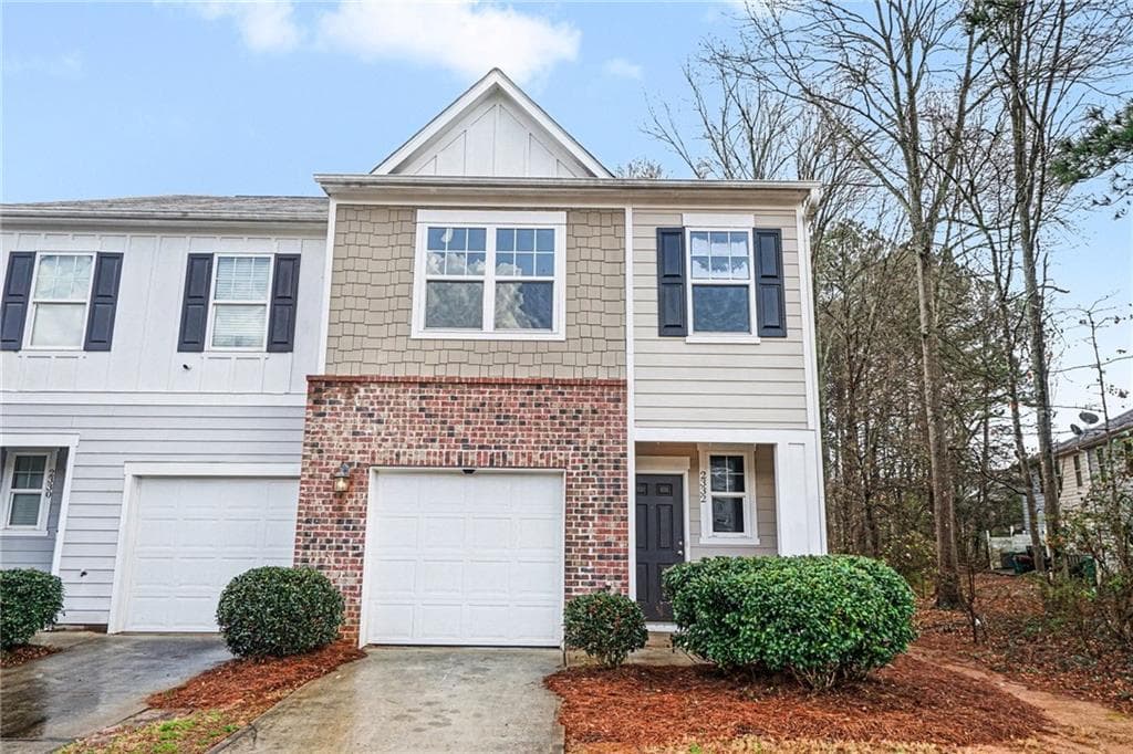 3 bedroom, 3 bathroom, 1,514 sq ft townhouse sold at 2332 Mckenna Square Drive, Lithonia, GA 30058