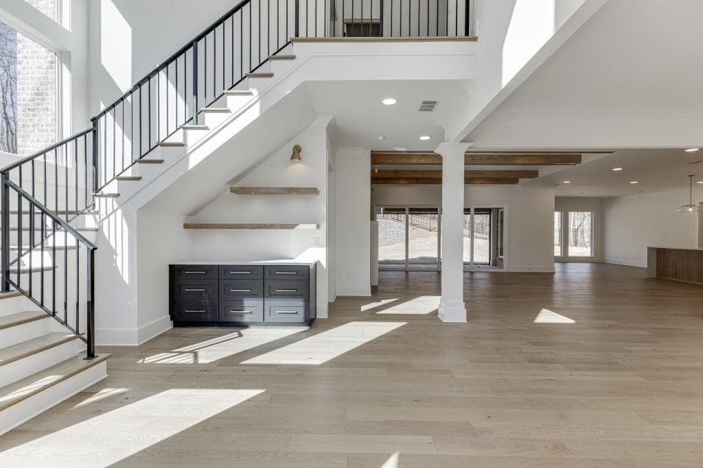 5 bedroom, 6 bathroom, 4,956 sq ft single family residence under contract at 2452 Wolf Meadow Lane, Buford, GA 30518 — photo 5