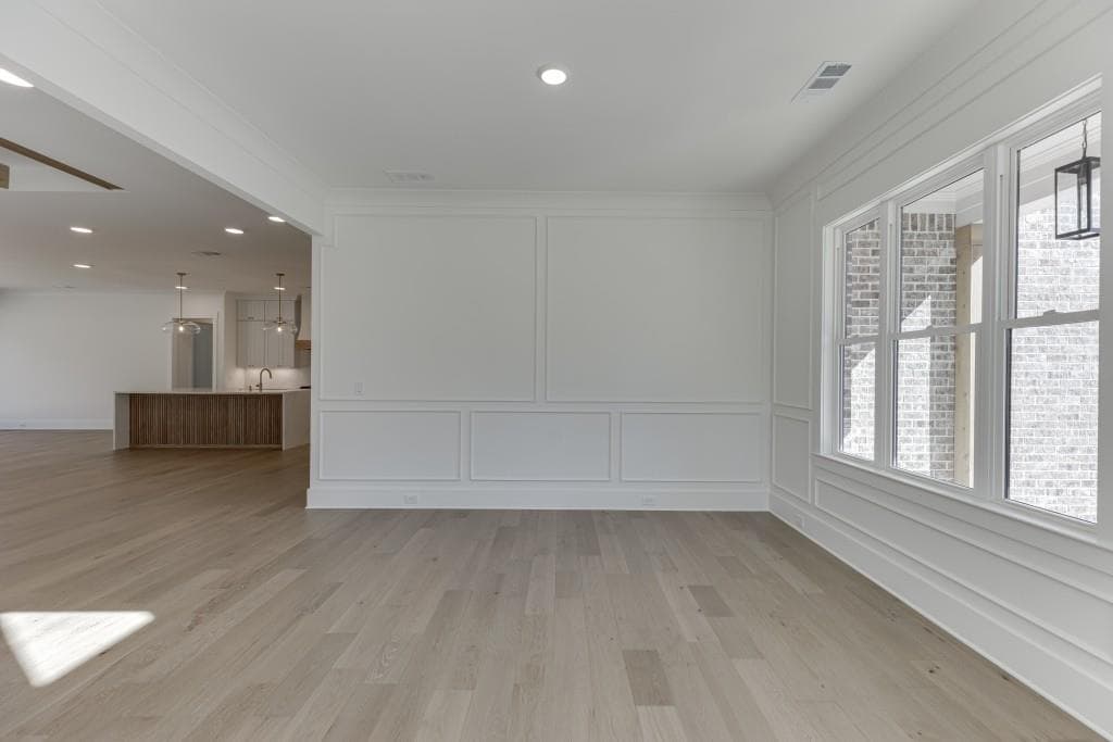5 bedroom, 6 bathroom, 4,956 sq ft single family residence under contract at 2452 Wolf Meadow Lane, Buford, GA 30518 — photo 8