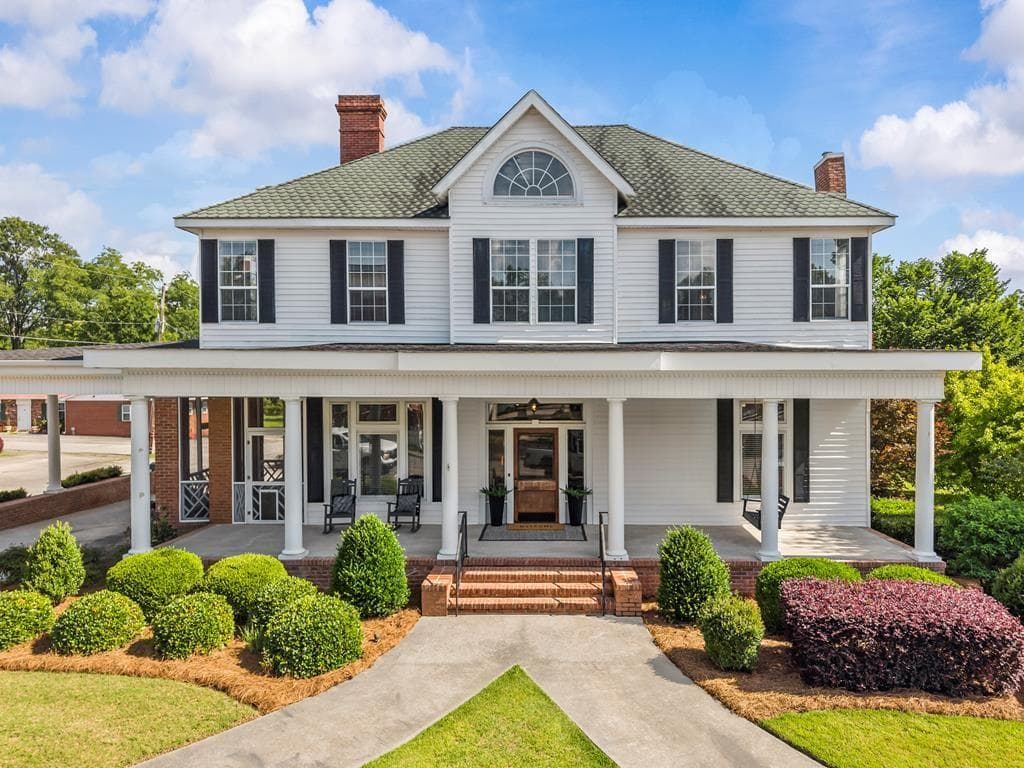 4 bedroom, 3 bathroom, 3,521 sq ft single family residence for sale at 45 Court Square, Warrenton, GA 30828 — photo 1 of 61