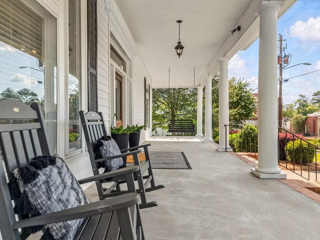 4 bedroom, 3 bathroom, 3,521 sq ft single family residence for sale at 45 Court Square, Warrenton, GA 30828 — photo 6