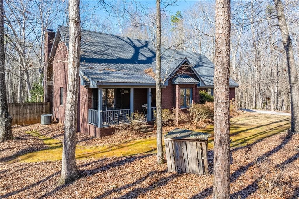 2 bedroom, 2 bathroom, 1,526 sq ft single family residence for sale at 7790 Jefferson Road, Athens, GA 30607