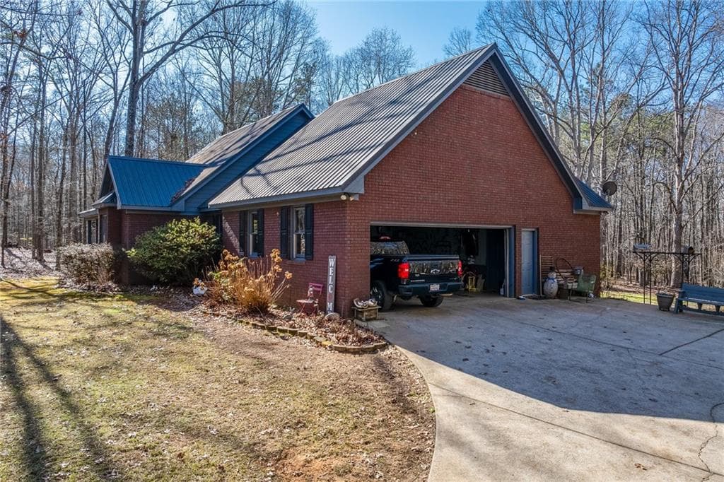 2 bedroom, 2 bathroom, 1,526 sq ft single family residence for sale at 7790 Jefferson Road, Athens, GA 30607 — photo 2