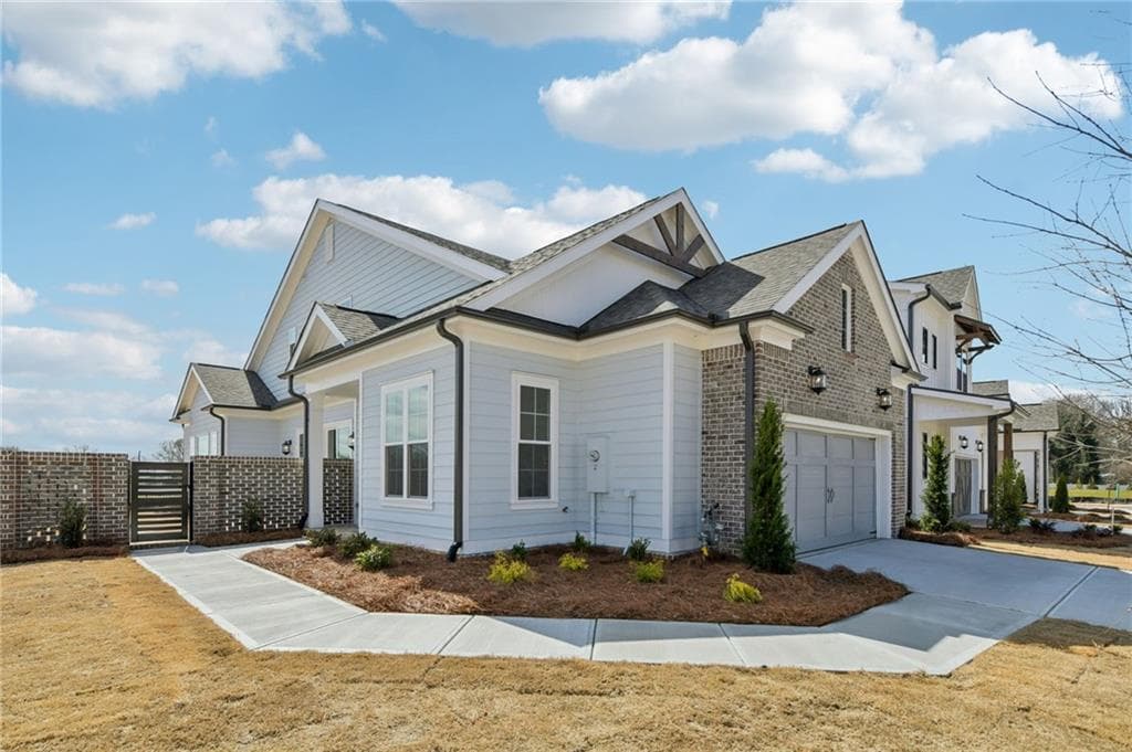 3 bedroom, 3 bathroom, 1,955 sq ft single family residence sold at 192 Herring Drive, Hoschton, GA 30548