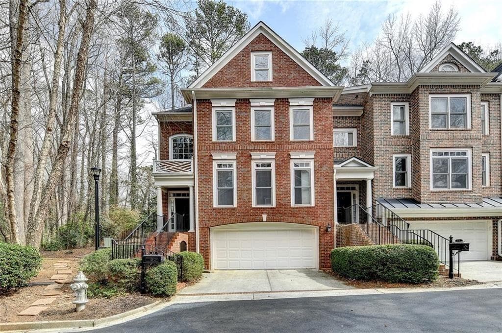 3 bedroom, 3 bathroom, 3,995 sq ft townhouse sold at 10 Carrington Way, Atlanta, GA 30328
