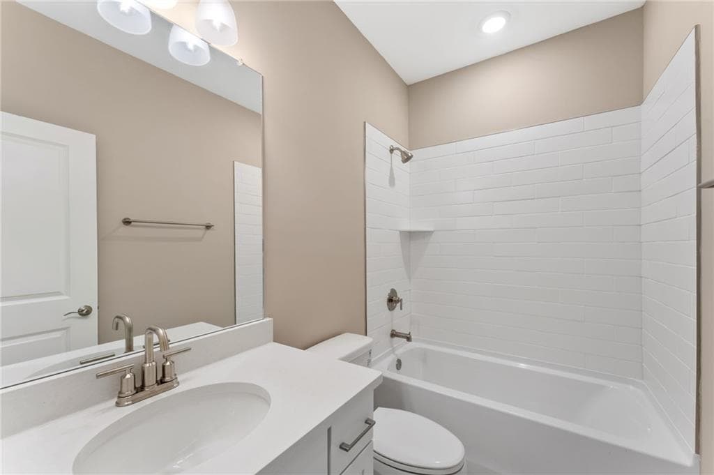 2 bedroom, 3 bathroom, 2,069 sq ft single family residence for sale at 330 Sassafras Way, Holly Springs, GA 30115 — photo 6