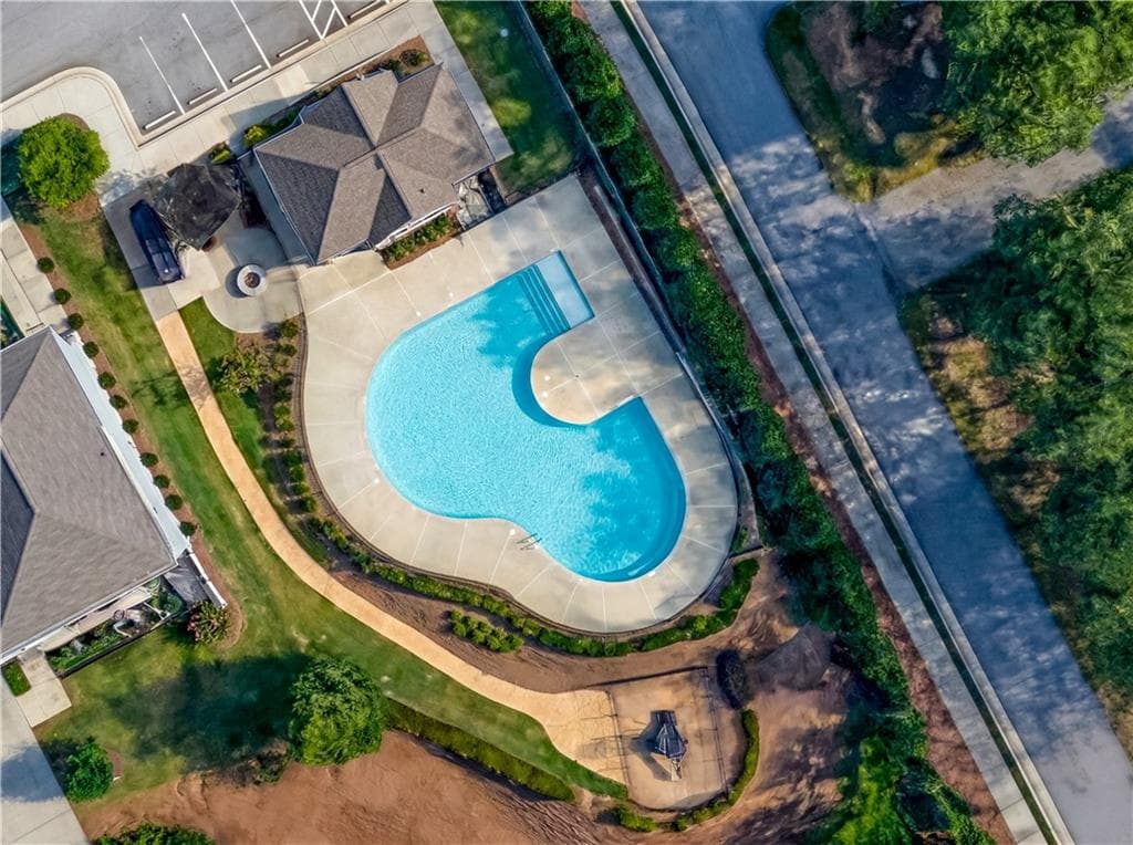 3 bedroom, 3 bathroom, 2,296 sq ft single family residence for sale at 2996 Regal Park Court, Duluth, GA 30096 — photo 2