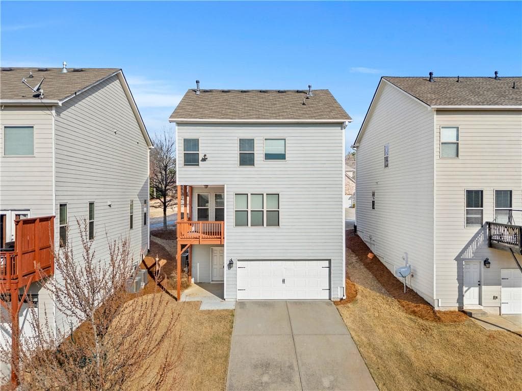 3 bedroom, 3 bathroom, 2,296 sq ft single family residence for sale at 2996 Regal Park Court, Duluth, GA 30096 — photo 3