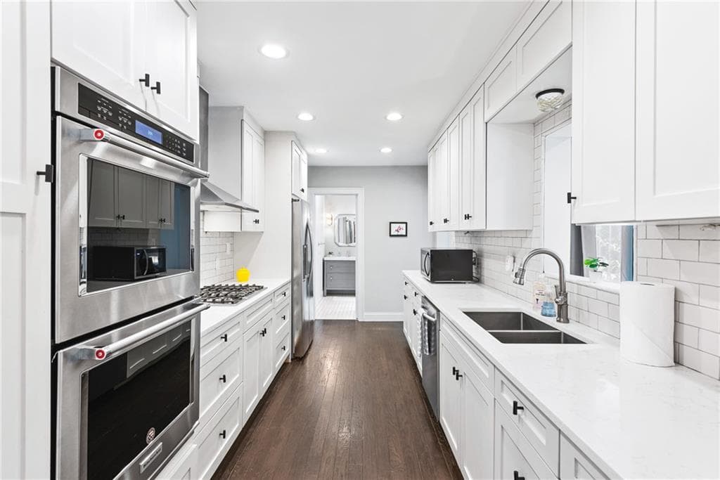 3 bedroom, 2 bathroom, 1,877 sq ft single family residence for sale at 1257 Briar Hills Drive, Atlanta, GA 30306 — photo 5