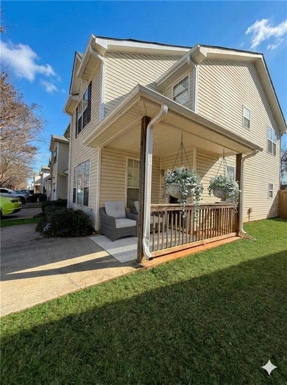 3 bedroom, 3 bathroom, 1,470 sq ft townhouse for sale at 2409 Brianna Drive, Hampton, GA 30228 — photo 3