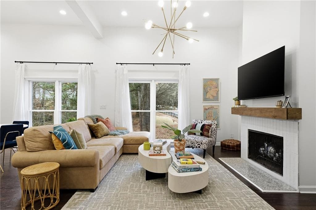 4 bedroom, 3 bathroom, 2,288 sq ft condominium sold at 201 Brandywine Circle, Atlanta, GA 30350