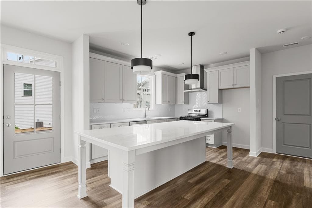 3 bedroom, 3 bathroom, 1,540 sq ft single family residence for sale at 3810 Cottage Circle, Clarkston, GA 30021 — photo 2