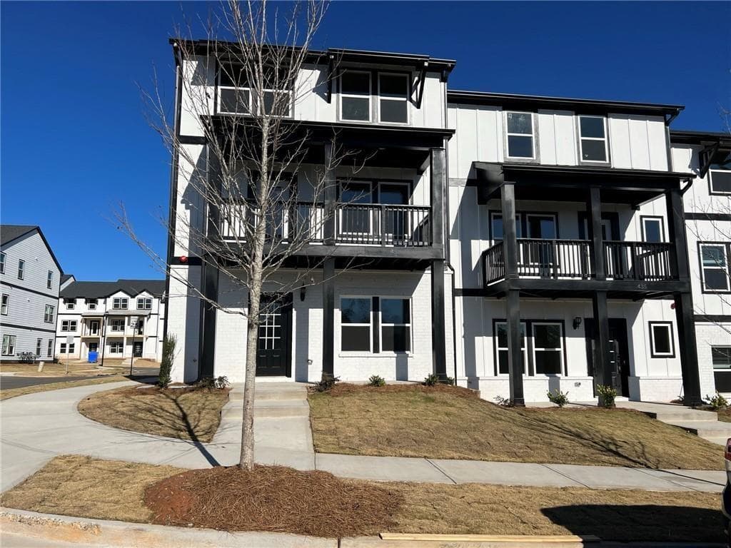 4 bedroom, 4 bathroom townhouse for rent at 431 Lincoln Street, Woodstock, GA 30188 for $2,875 a month — photo 1 of 16