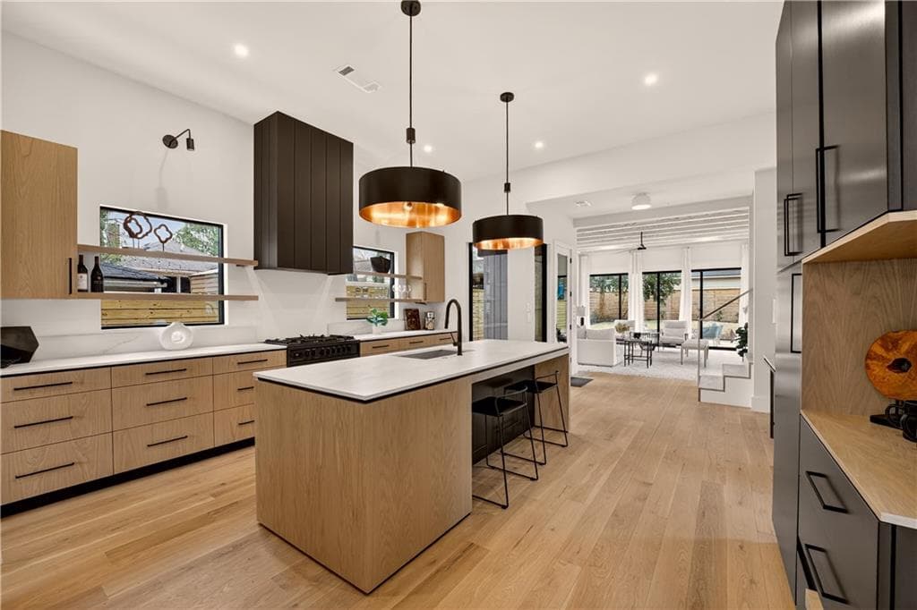 5 bedroom, 5 bathroom, 3,920 sq ft single family residence for sale at 787 Bonaventure Avenue, Atlanta, GA 30306 — photo 2