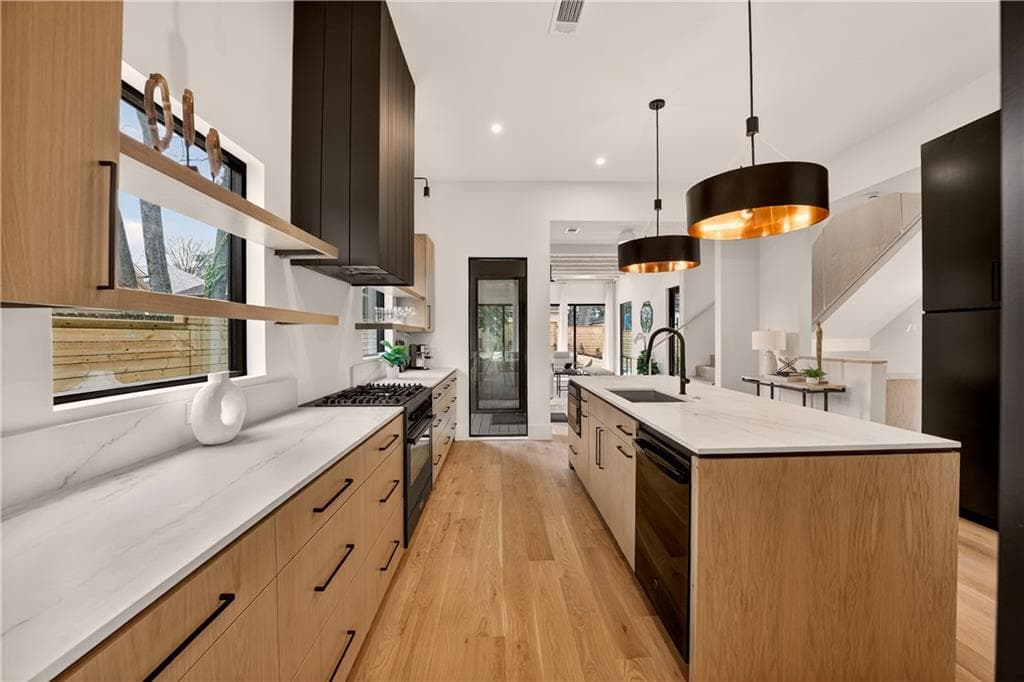 5 bedroom, 5 bathroom, 3,920 sq ft single family residence for sale at 787 Bonaventure Avenue, Atlanta, GA 30306 — photo 7