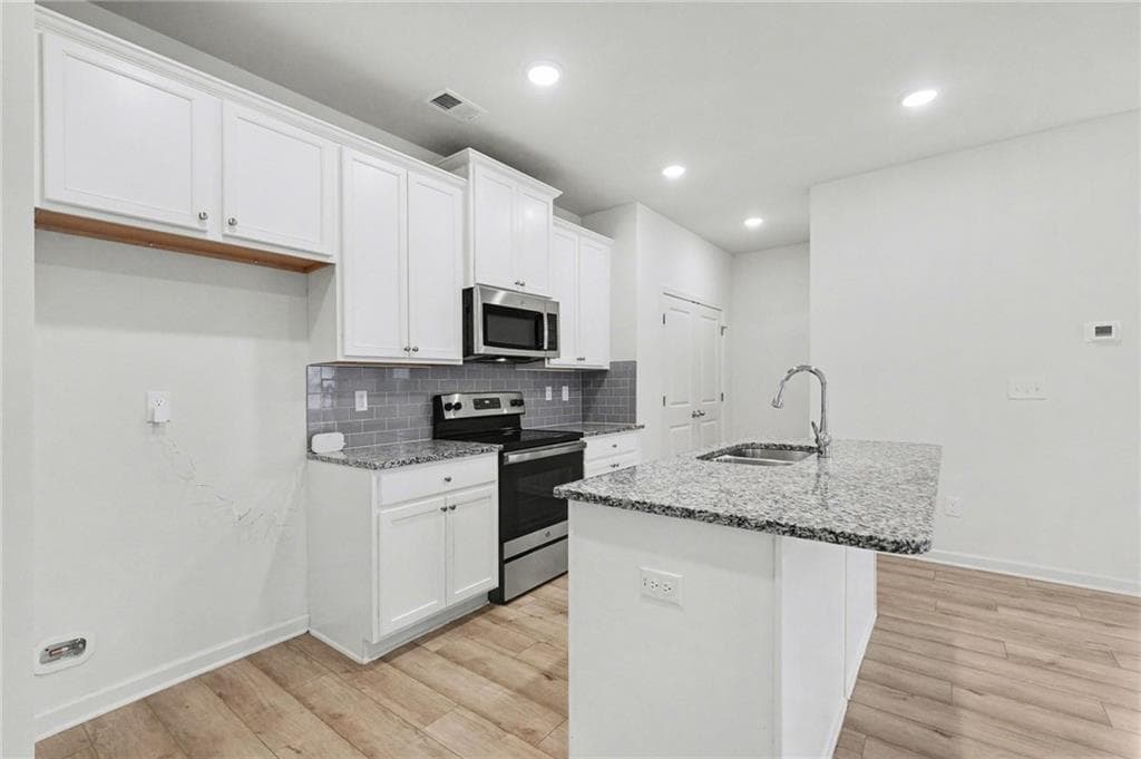 3 bedroom, 3 bathroom, 1,768 sq ft townhouse under contract at 4574 Bishops Lane, Oakwood, GA 30566 — photo 2