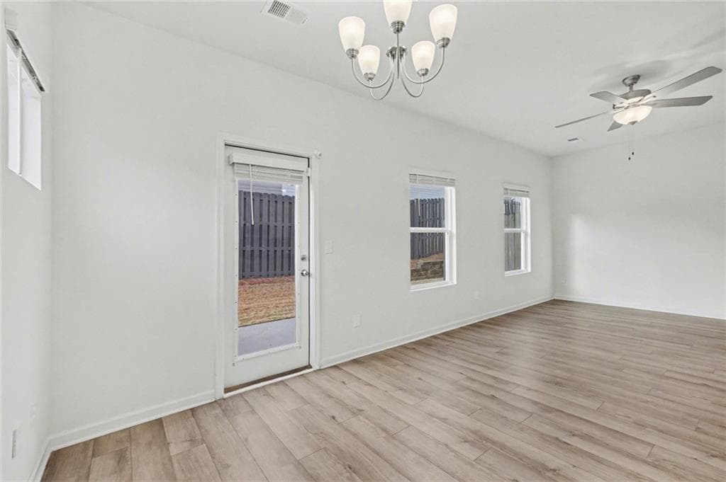 3 bedroom, 3 bathroom, 1,768 sq ft townhouse under contract at 4574 Bishops Lane, Oakwood, GA 30566 — photo 3